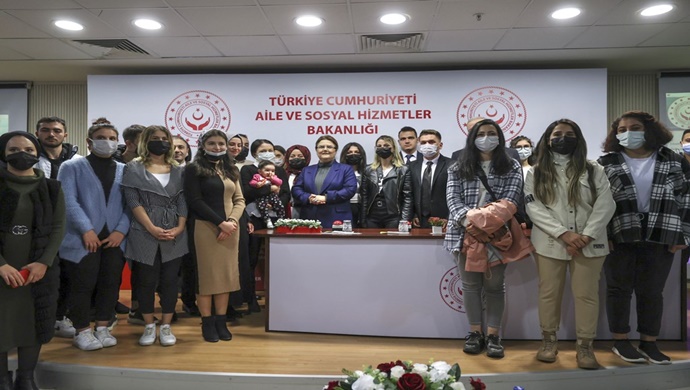 Devlet Korumasında Yetişen 985 Genç Kamuda İstihdam Edilecek