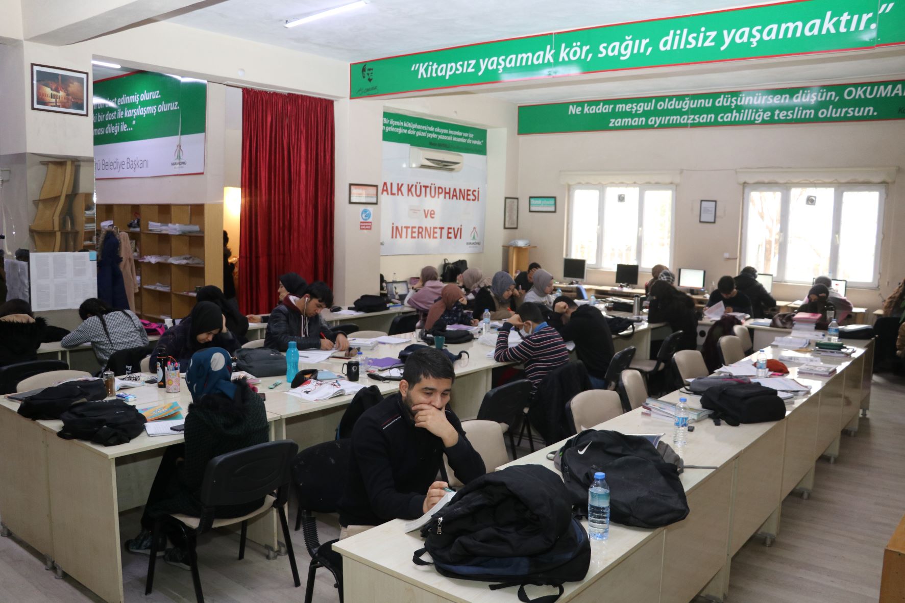 YARIYIL TATİLİNDE ALTERNATİF DERS ÇALIŞMA ORTAMI: KARAKÖPRÜ OKUMA SALONLARI