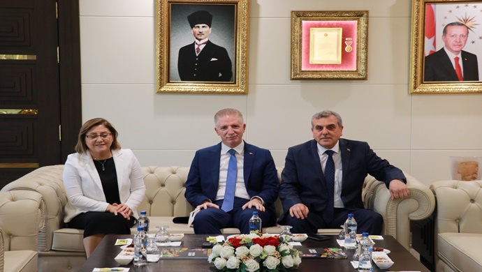 VALİ GÜL VE BAŞKAN FATMA ŞAHİN’DEN BAŞKAN BEYAZGÜL’E ZİYARET