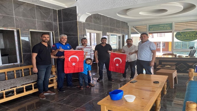 Eyyübiye’de Her Yer Kırmızı Beyaz