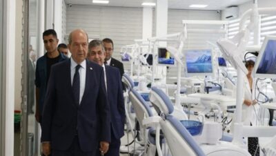 Cumhurbaşkanı Ersin Tatar, Lefke Avrupa Üniversitesi’ni ziyaret etti
