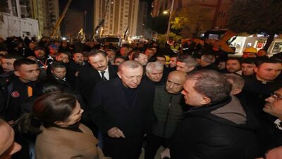 Cumhurbaşkanı Erdoğan, Adana’da deprem bölgesinde incelemelerde bulundu