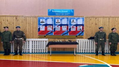 В школе Республики Алтай при поддержке «Единой России» появился «Уголок памяти»