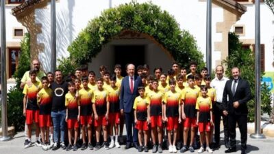 Cumhurbaşkanı Ersin Tatar, Nusaybin’den gelen çocukları kabul etti