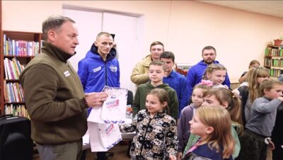 Birleşik Rusya ve MGER yeni bölgelerdeki binlerce çocuğa Mutlu Yıllar dileyecek