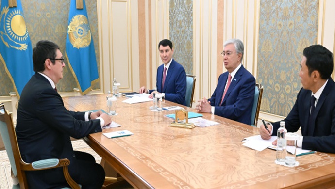 Devlet başkanı Enerji Bakanı Almasadam Satkaliev’i kabul etti