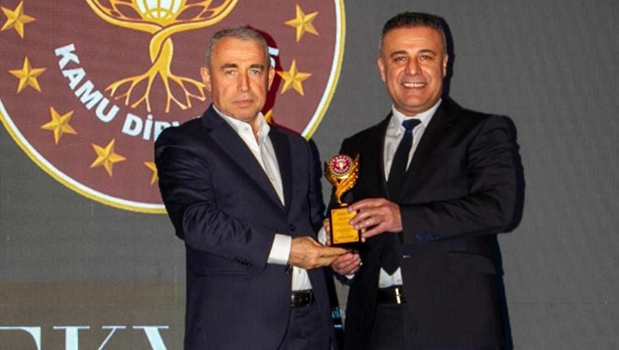 21. Uluslararası İpekyolu Yılın Altın Adamları Ödül Töreni 10 ülkeden 300 seçkin davetlinin katılımıyla gerçekleşti
