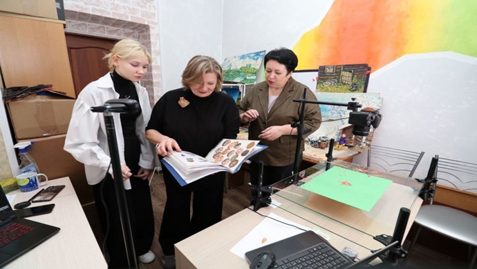 Lipetsk bölgesinde, Birleşik Rusya aktivistleri DPR’li çocuklar için çizgi film oluşturma konusunda bir ustalık sınıfı düzenlediler
